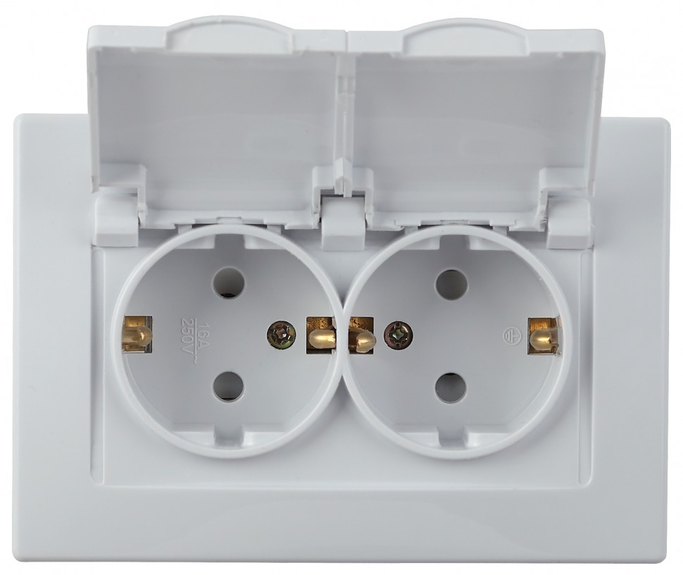 Розетка Intro Plano 1-210-01 2х2P+E Schuko с крышкой шторками, 16А-250В, СУ, IP44, Plano, белый