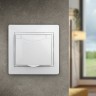 1-207-01 Intro Розетка 2P+E Schuko с крышкой со шторками, 16А-250В, IP42, СУ, Plano, белый