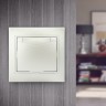 Розетка Intro Plano 1-203-06 с заземлением 2P+E Schuko с крышкой, 16А-250В, IP20, СУ, перламутр