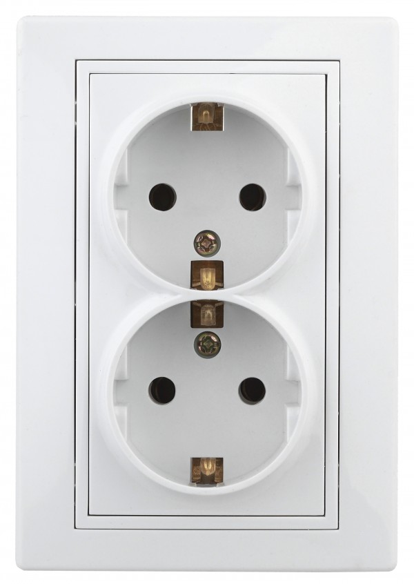 Розетка Intro Plano 1Э-205-01 с заземлением двойная 2X2P+E Schuko, 16А-250В, СУ, без лапок, белый