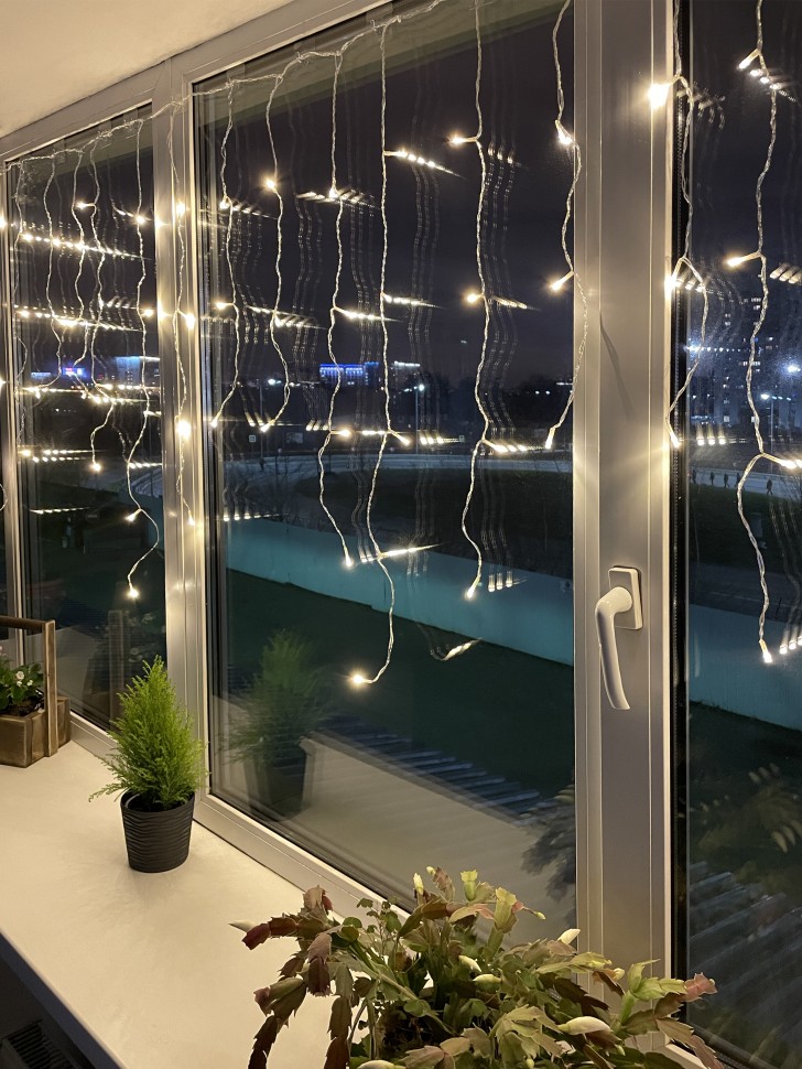 ENOB-2B ЭРА Гирлянда LED Бахрома 2м*1м теплый свет, 24V, IP44